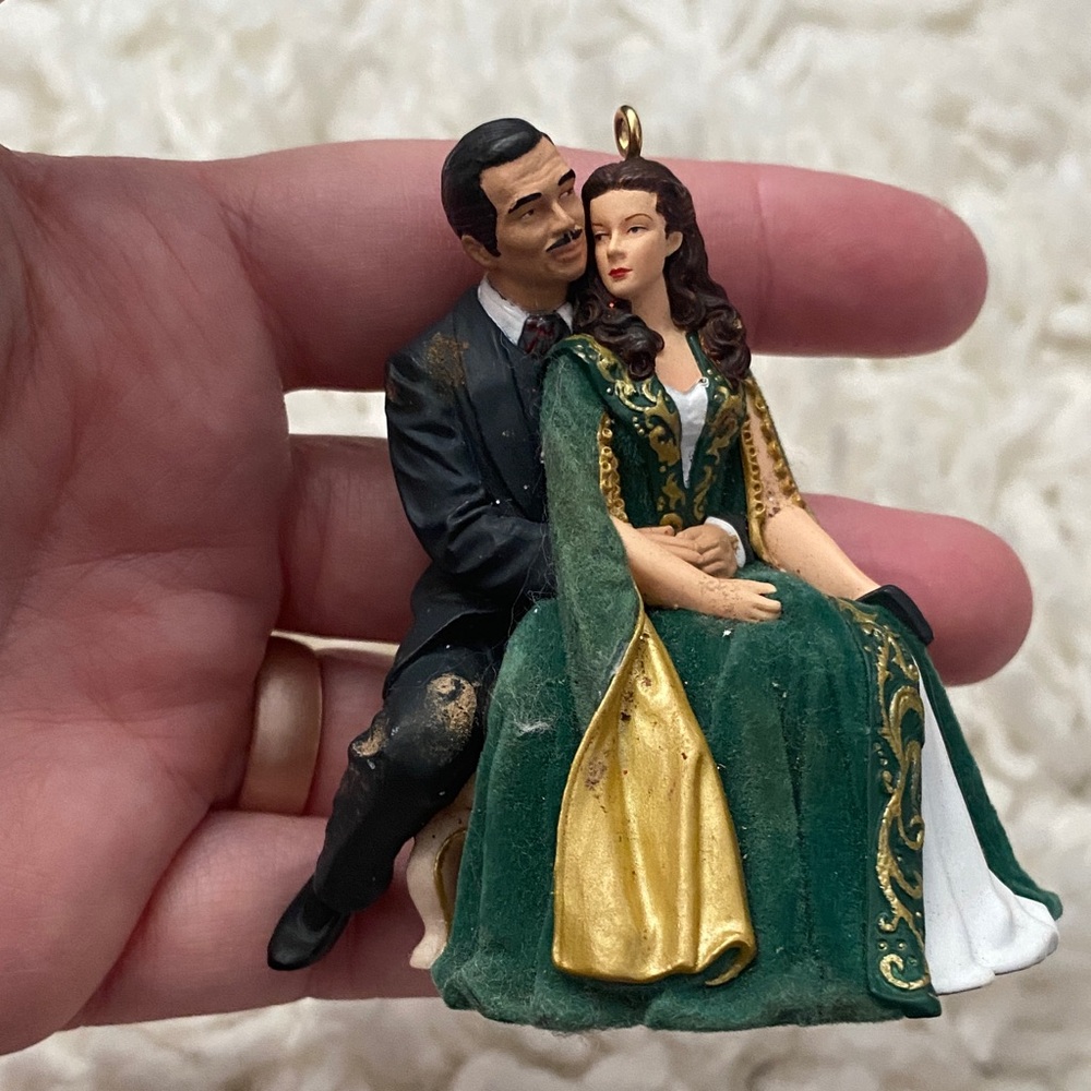 Vintage hallmark gone with the wind 2004 Scarlett o’Hara & Rhett Xmas ornament - Picture 16 of 16